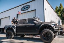 Der Traum vom NASCAR-Siegertreppchen - "Twin Turbos - Ein Leben für den Rennsport" neu auf DMAX