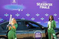 Heineken® und Formula E® veranstalten den weltweit ersten Elektroauto Drive-In