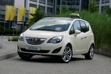 Opel auf der Europäischen Taximesse in Köln