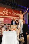 "Das Leben ist schön" feiert 2016 Premiere