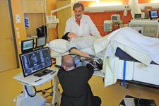 Neue Hoffnung für Bluthochdruck-Patienten: Erste Patientin in Deutschland mit neuer Ultraschall-Therapie behandelt