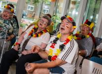 "Ältestes Rudelgucken in Herne": Senioren feiern EM-Sieg im Wohnpark Flora Marzina
