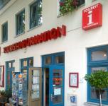 Tourist-Informationen heißen Gäste willkommen