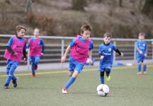 Jetzt für "Mainova Fußball-Camps für Kids" mit der Eintracht Frankfurt Fußballschule bewerben