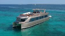 Floating Boutique Hotel GOLDFINGER