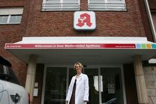 GESUND-IST-BUNT-Apotheke eröffnet im münsterländischen Herbern: Susanne Wienzek erfreut Kunden mit individuellem Konzept