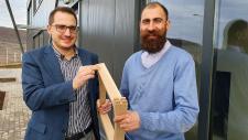 Becker macht jetzt auch Möbel aus Massivholz