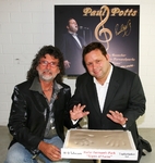 Britischer Tenor Paul Potts im "Signs of Fame" Germany geehrt.