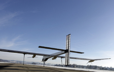 Nächtlicher Solar-Flug: Mit Lithium um die Welt