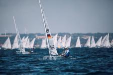 Die erste Medaille ist da, zwei weitere könnten folgen: Philipp Buhl holt Bronze für das German Sailing Team