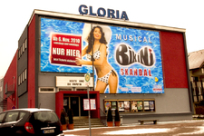 Gloria in neuem Bikini-Outfit