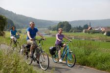 Radfahrer erradeln sich Gewinn auf dem Weser-Radweg