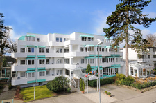 Die ersten Sonnenstrahlen an der Ostsee genießen