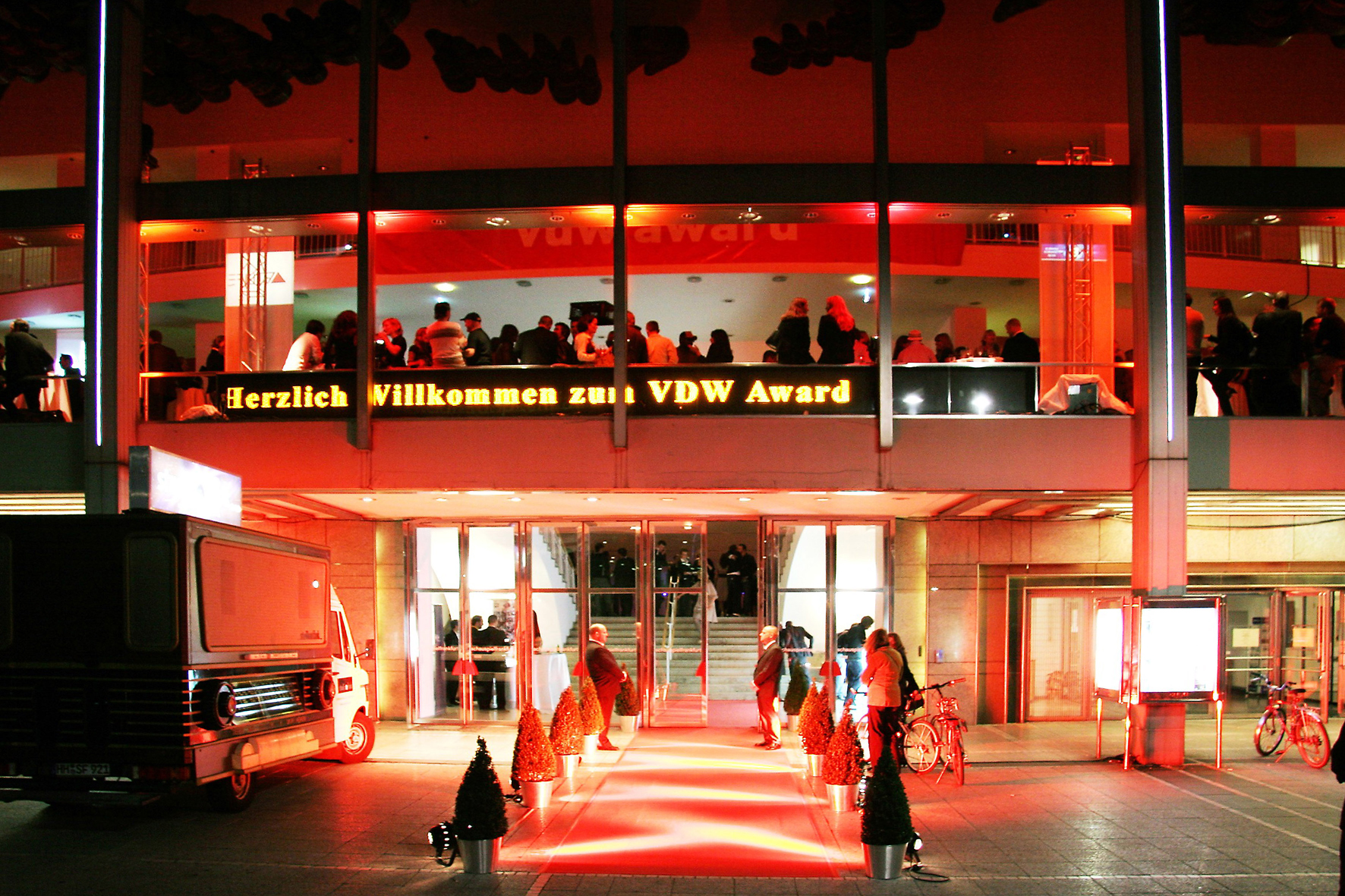 Go General Overnight Service Kiel Gmbh Der Oscar der Werbefilmbranche in besten Kurierdiensthänden, GO