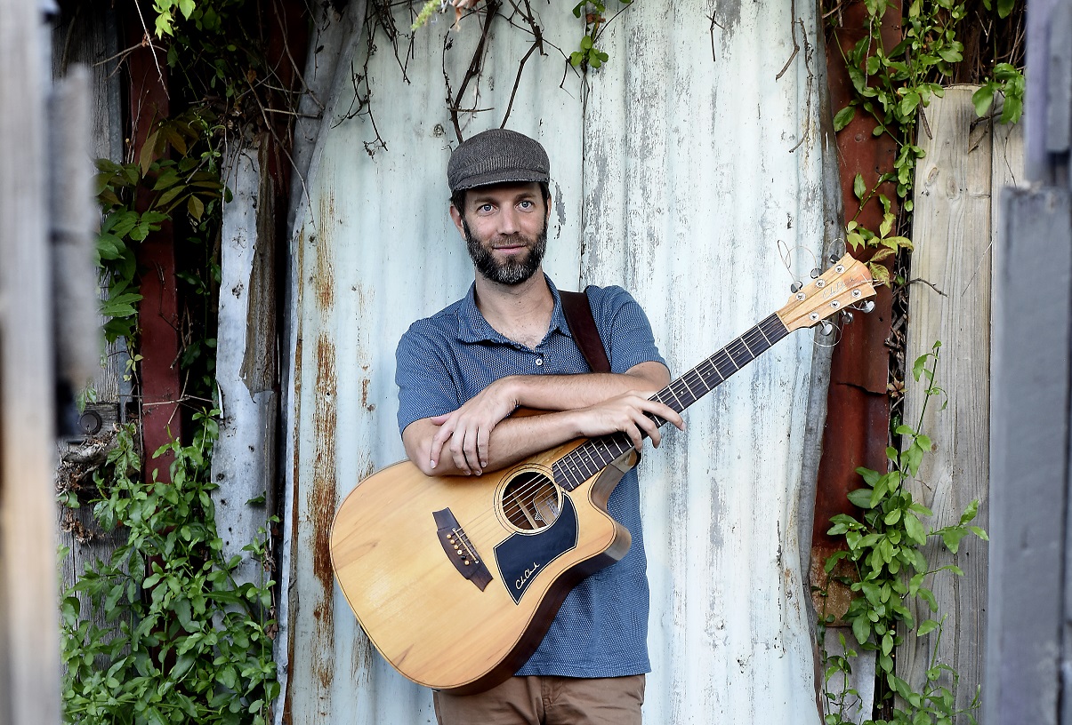 11. Juni 14 Uhr Tim McMillan, Gitarrist und Songwriter aus Australien