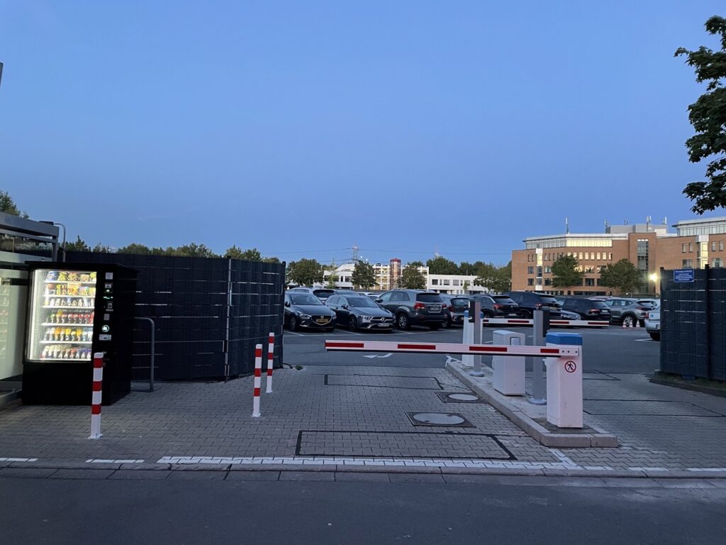 Parken Flughafen Düsseldorf Preisliste Parkhaus P7 www.lifepr.de
