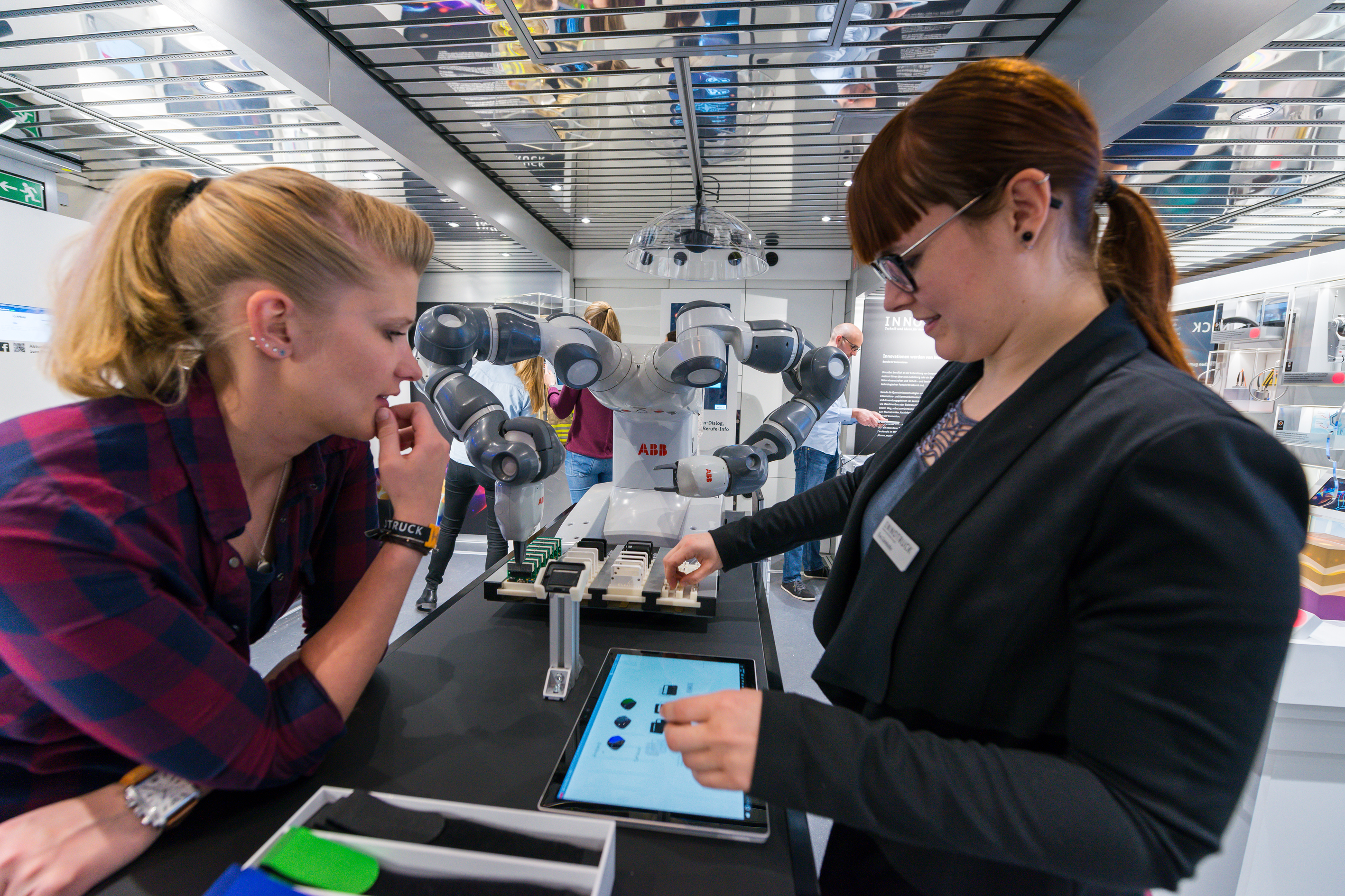 Technik Und Ideen Für Morgen: Der InnoTruck Des BMBF Zeigt In Münster ...