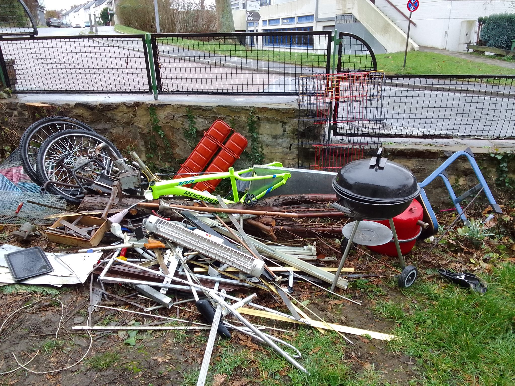 Kostenlose-Schrottabholung-Bocholt-Ihr-zuverl-ssiger-Kl-ngelskerl-f-r-Altmetall-Recycling