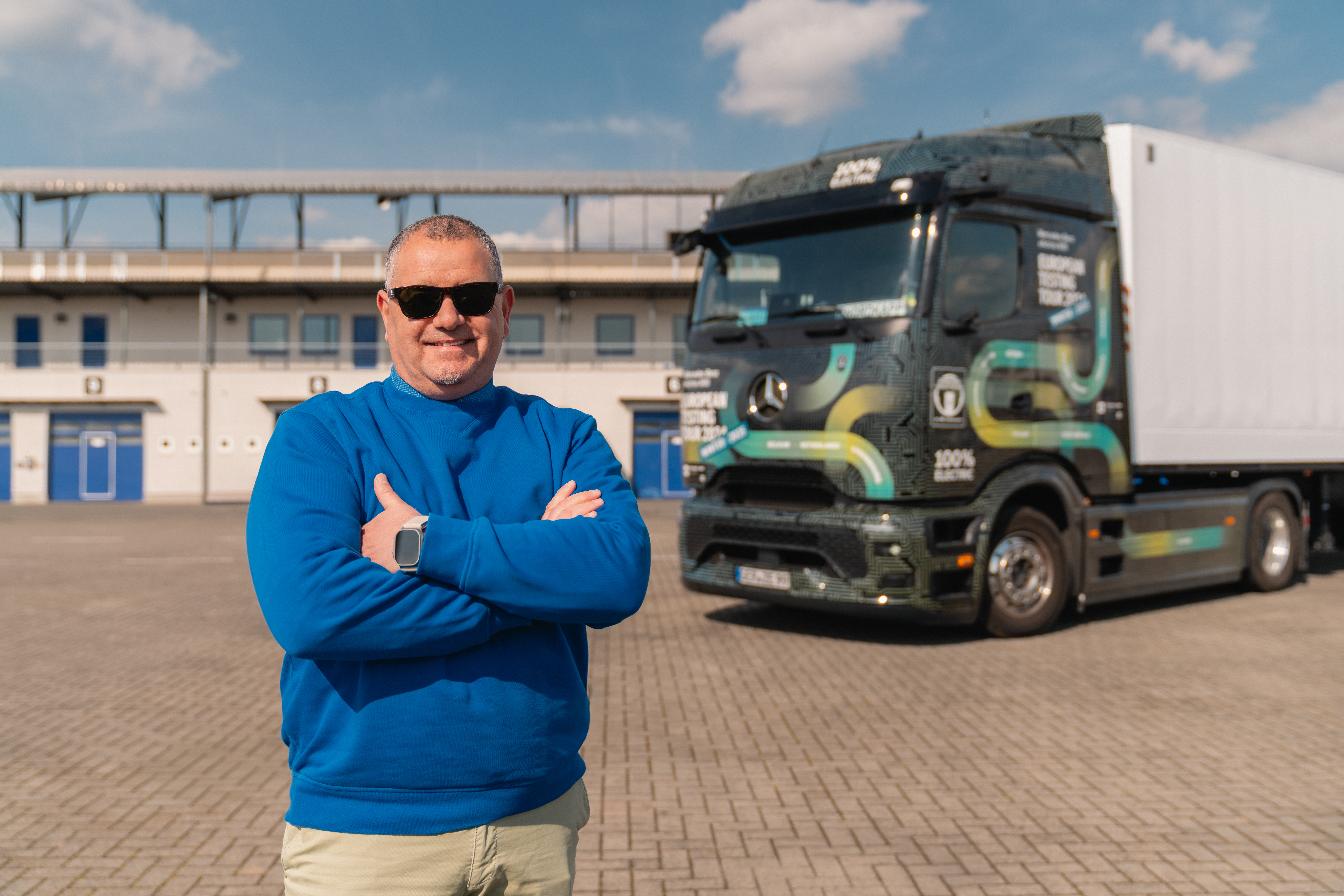 Mercedes-Benz-Trucks-will-GUINNESS-WORLD-RECORDS-Weltrekord-mit-eActros-600-holen