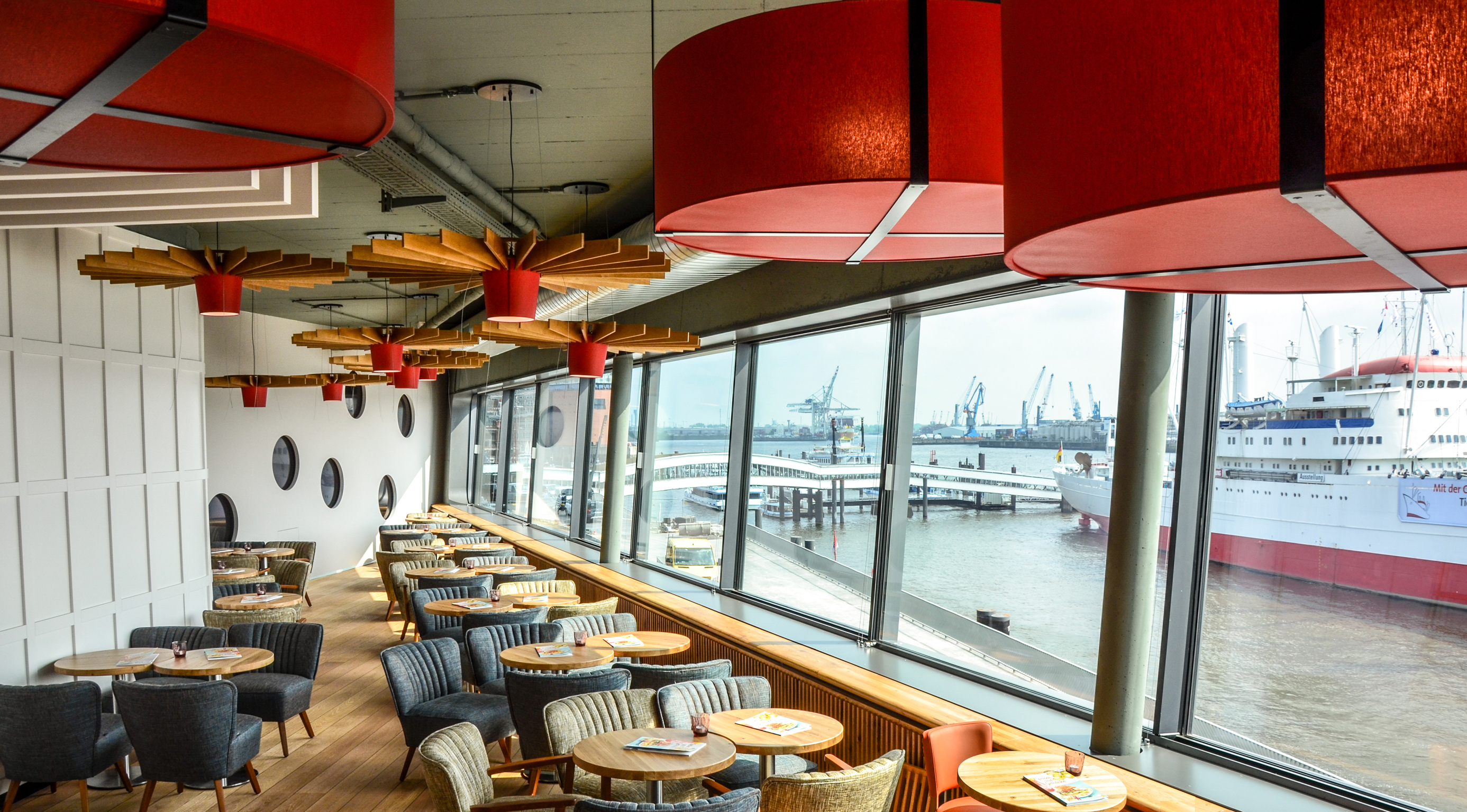 Hamburg ahoi! Logenplatz am Hafen für zweites ALEX, Mitchells & Butlers