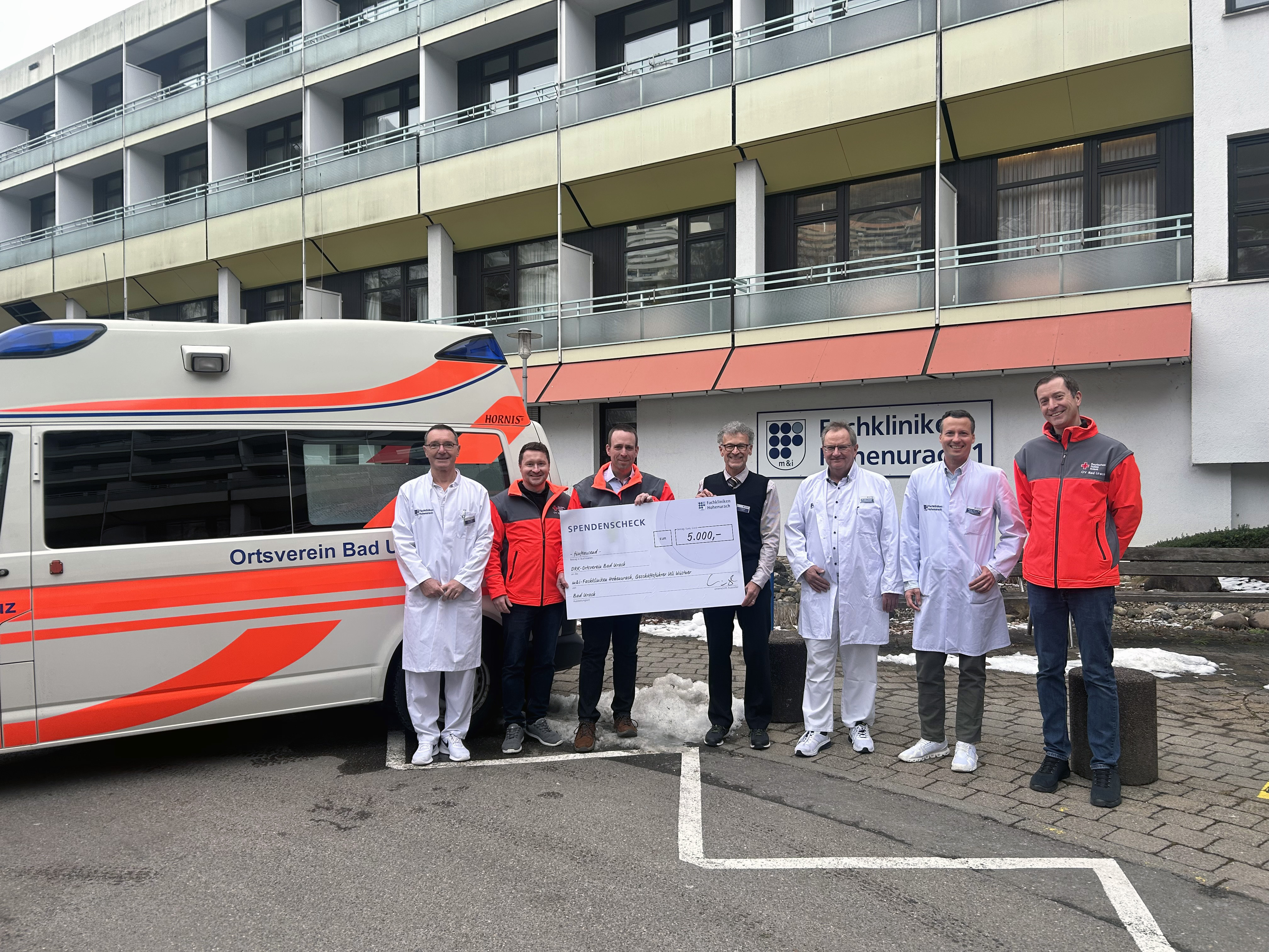 m-i-Fachkliniken-Hohenurach-f-rdern-neue-DRK-Fahrzeuganschaffung