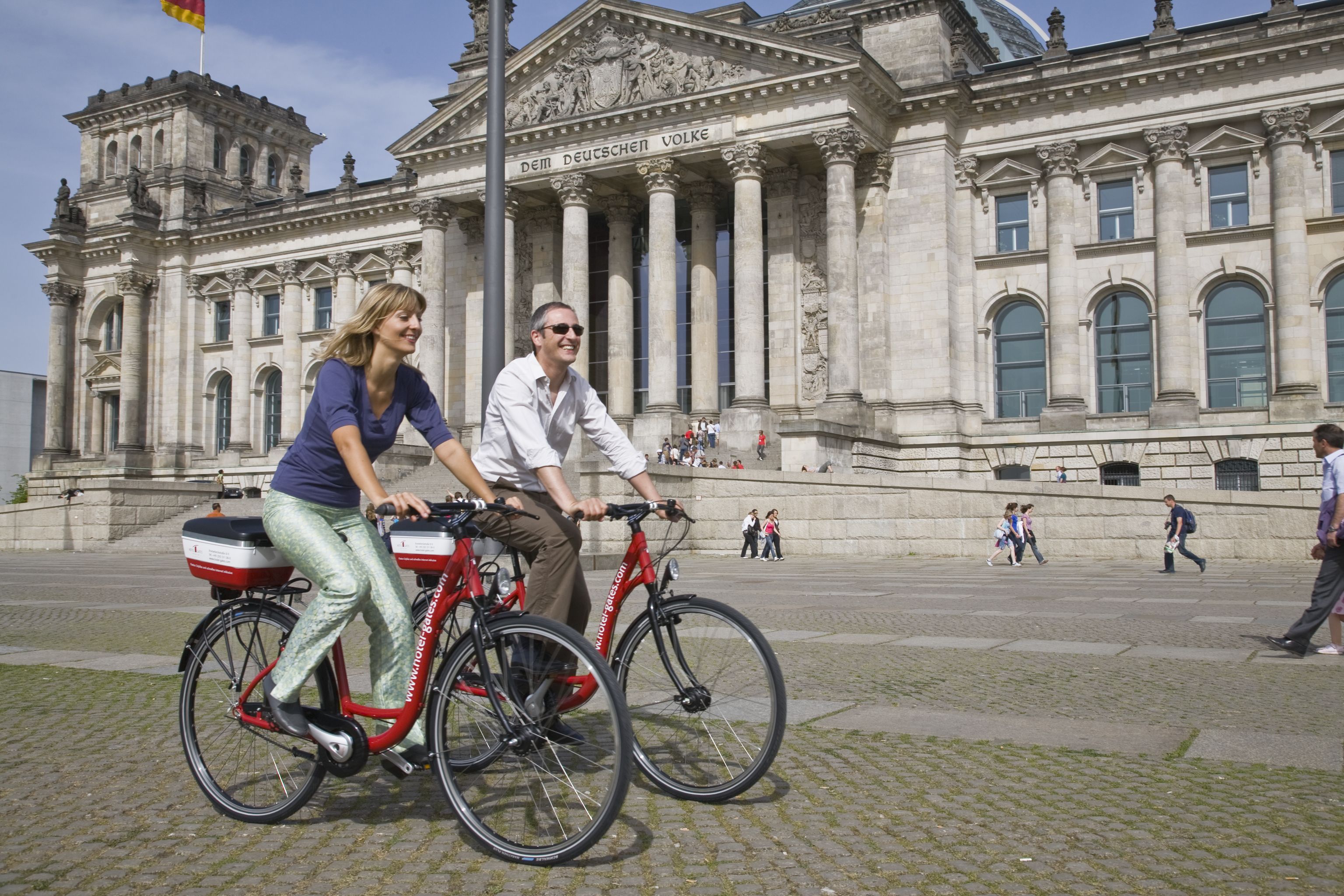 Zimmer mit Fahrrad, Hotel Gates Berlin, Pressemitteilung