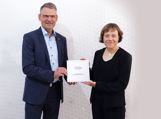 Christopher Roesel Deutsche Bibelgesellschaft gründet Förderkreis, der ihre Arbeit ...