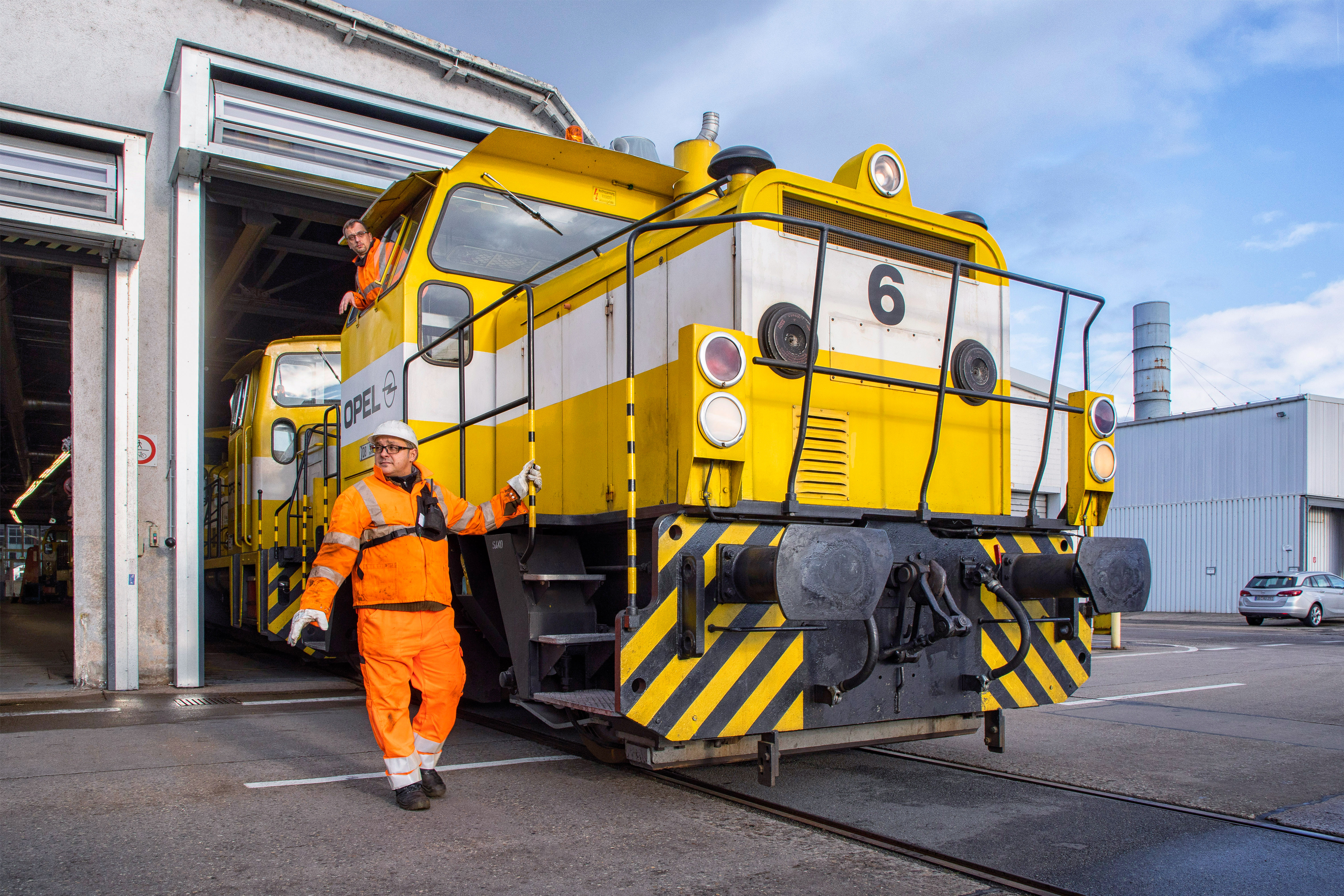 Grosses Jubilaum Auf Schienen 100 Jahre Opel Werksbahn Opel Automobile Gmbh Pressemitteilung Lifepr