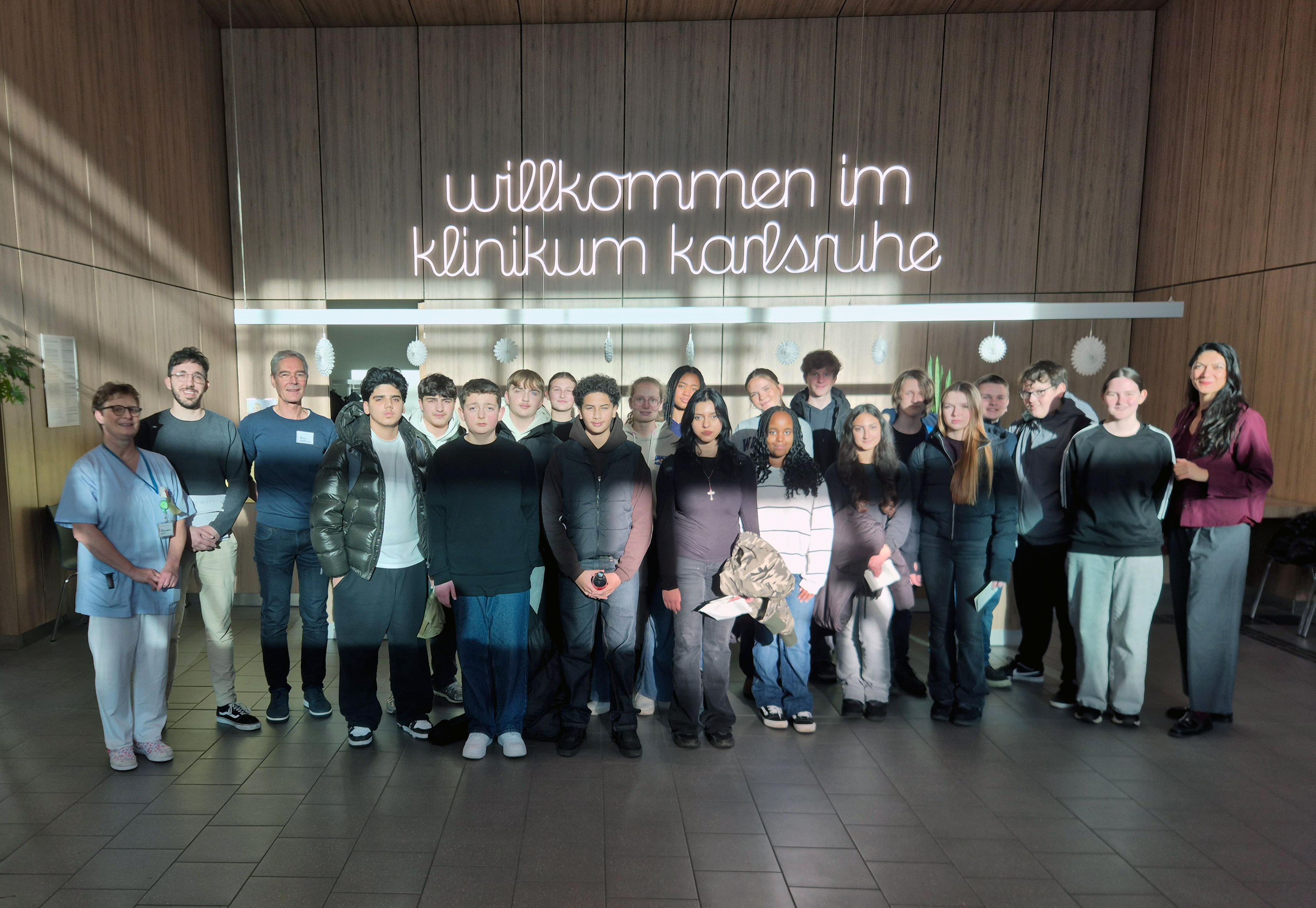 Spielen-reden-vorlesen-Sch-lerinnen-und-Sch-ler-besuchen-alle-zwei-Wochen-die-Geriatriestation