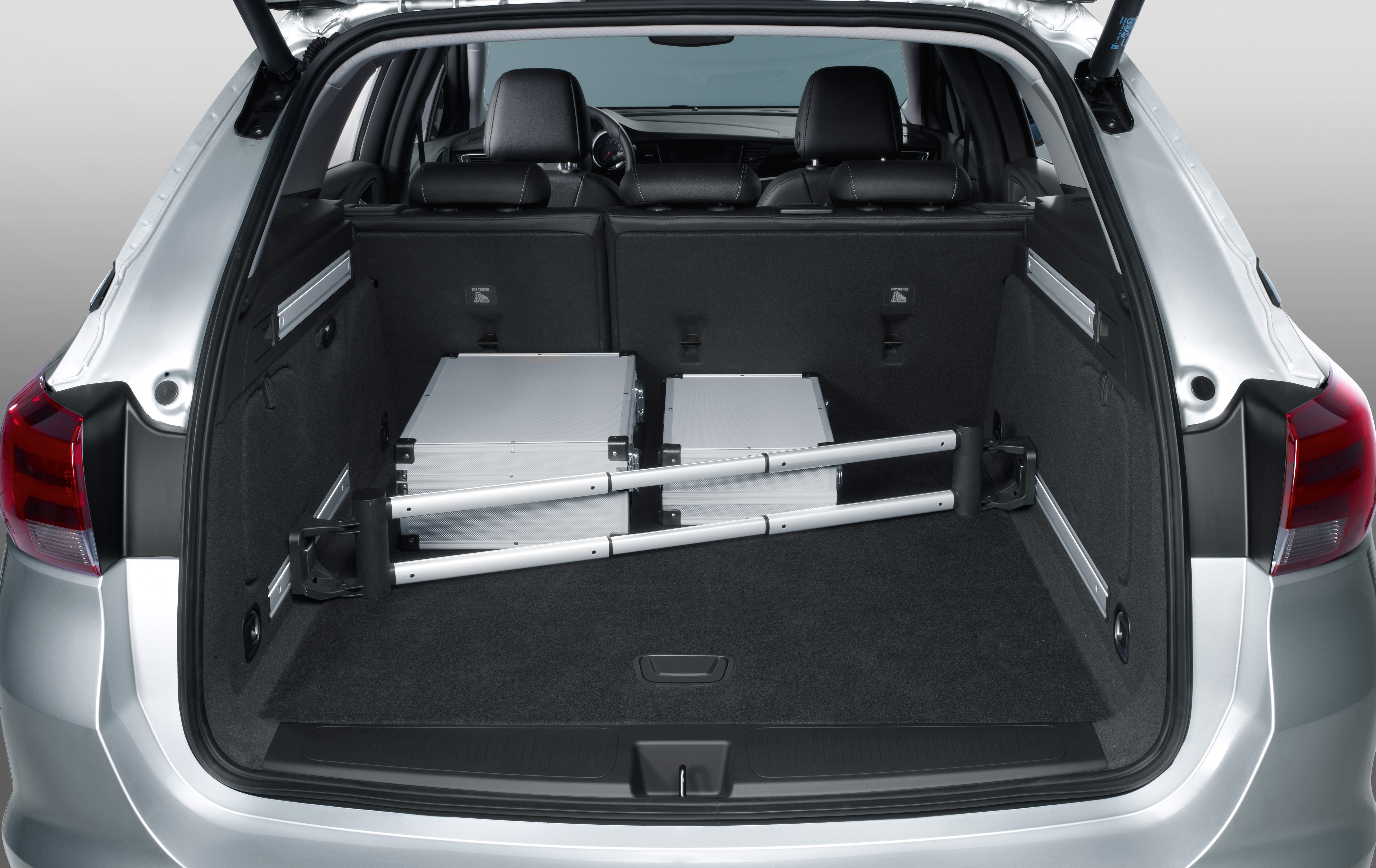 Купить багажника опель зафира б. Opel Astra Sports Tourer багажник. Astra h 2011 универсал багажник. Opel Astra k универсал багажник.