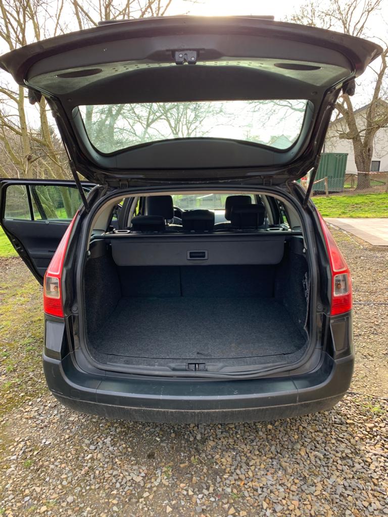 Autoankauf-Oberhausen-moderner-Fahrzeugverkauf-mit-regionaler-Orientierung