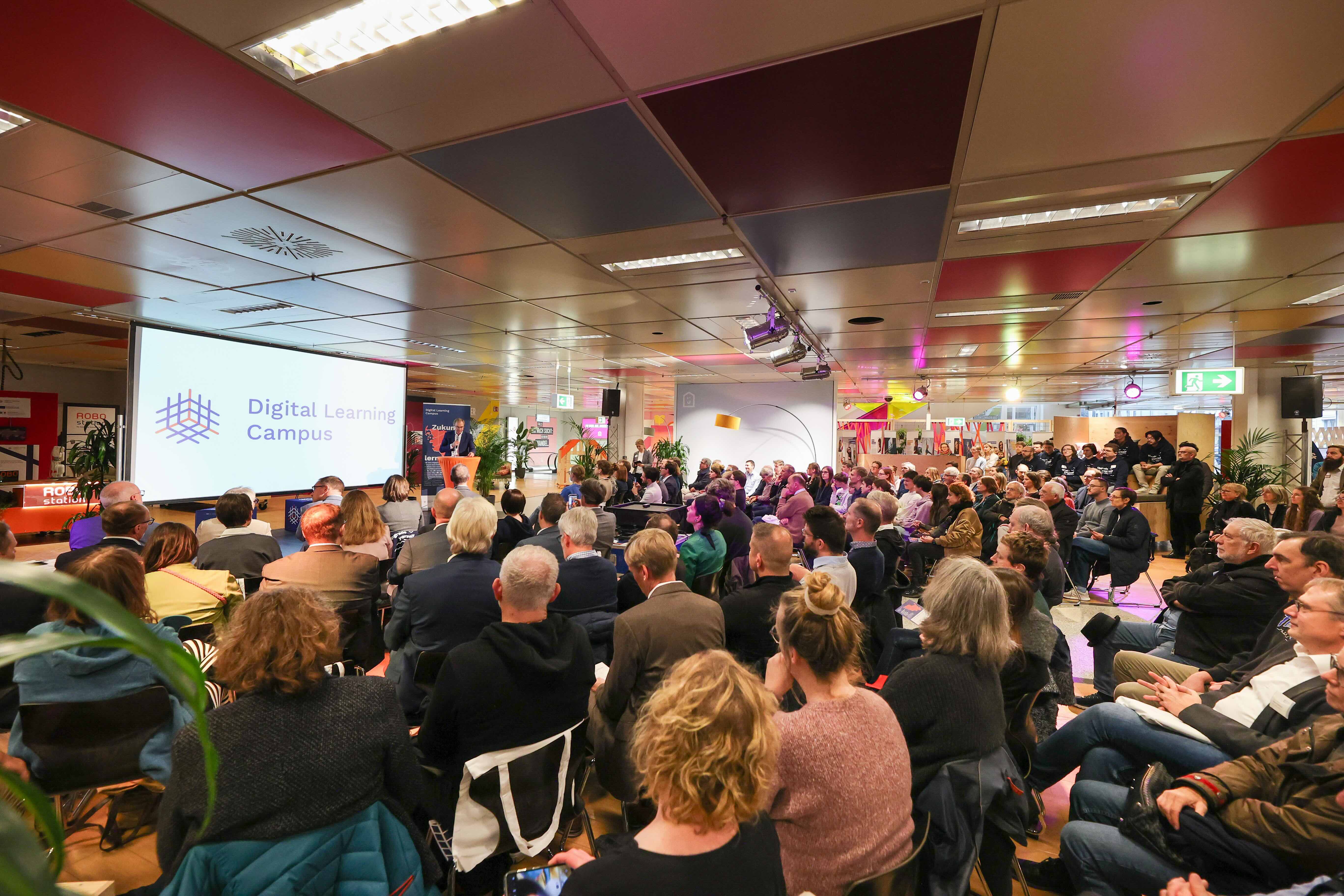 Lernort-L-beck-des-Digital-Learning-Campus-zieht-ins-Haerder-Center