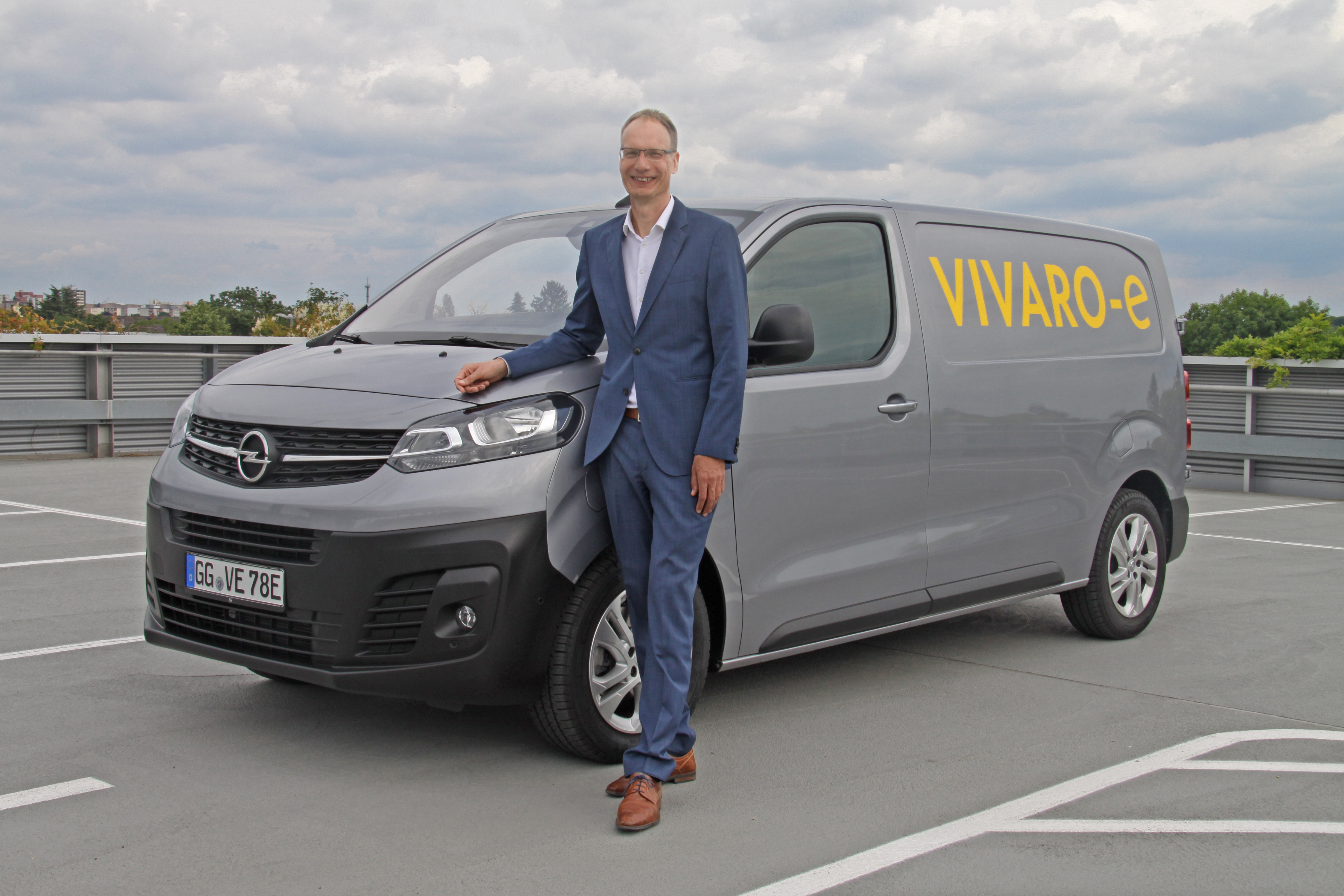 Опель комфорт. Opel Movano 2022. Электро Опель 2021. Опель Мовано 2020г. Опель 2021 коммерческий.