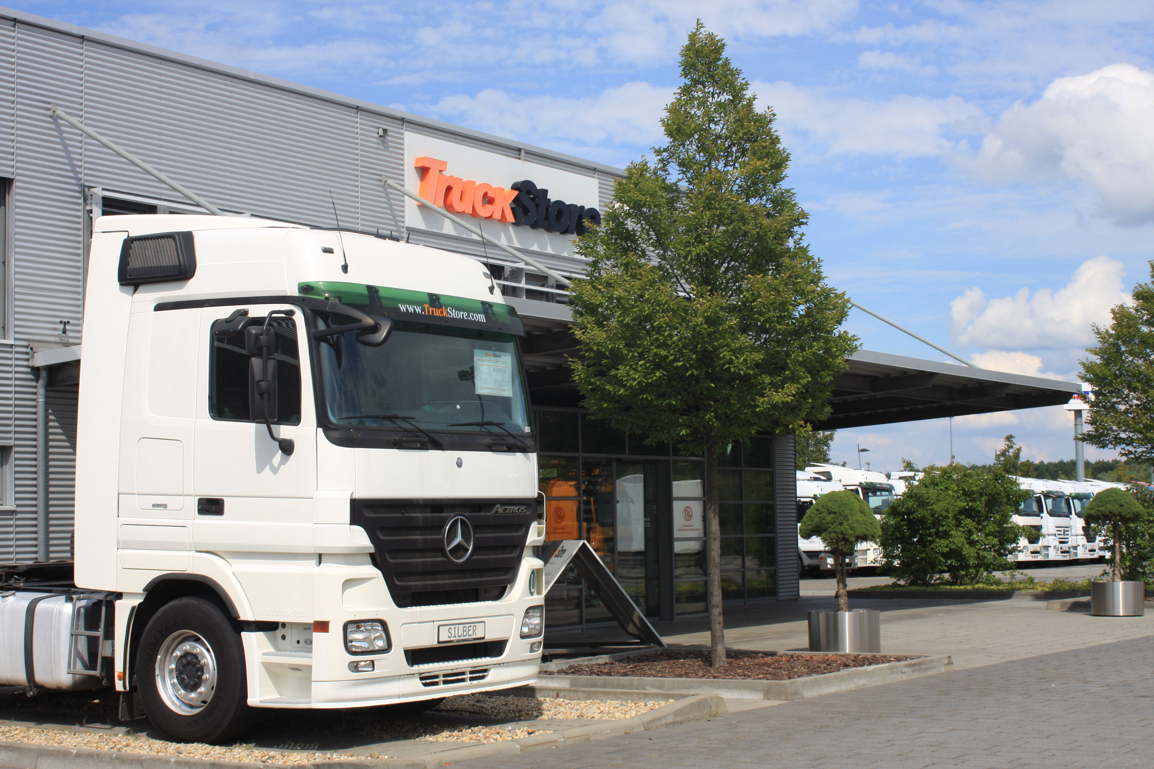 Zehn Jahre Truckstore Berlin Brandenburg Daimler Ag Pressemitteilung Lifepr