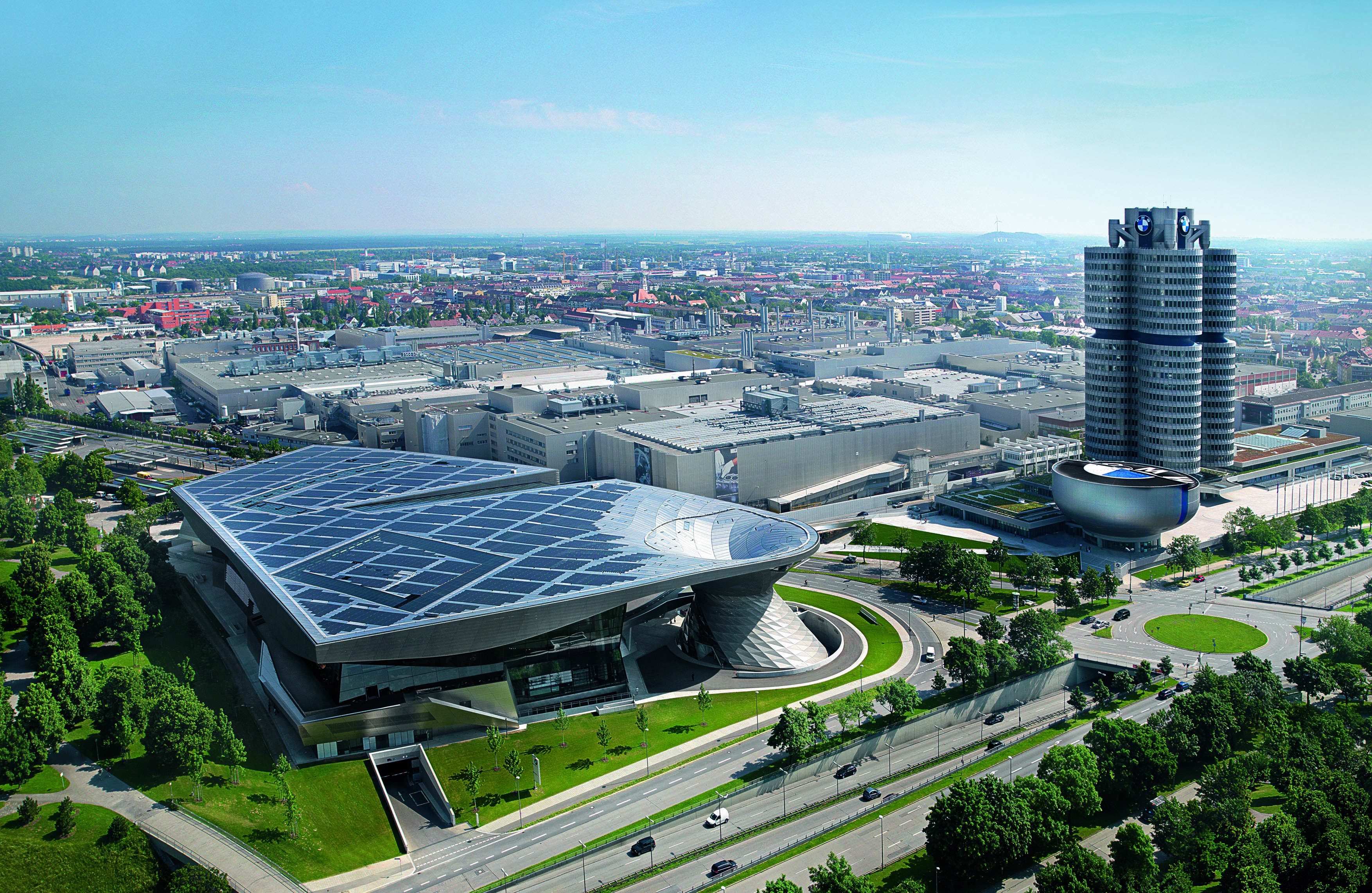 Завод мюнхен. BMW Welt Мюнхен. Завод BMW В Мюнхене. Штаб БМВ В Мюнхене. Штаб квартира БМВ В Мюнхене.