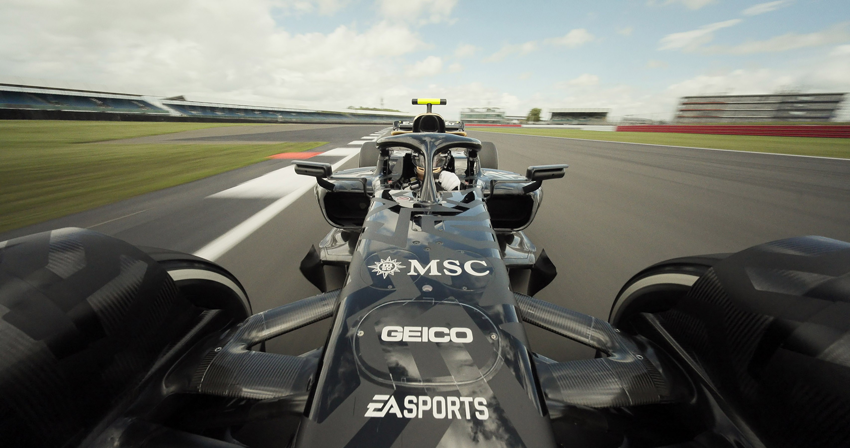 MSC-Cruises-kommt-mit-dem-epischen-Rennsportfilm-F1-THE-MOVIE-auf-die-gro-e-Leinwand