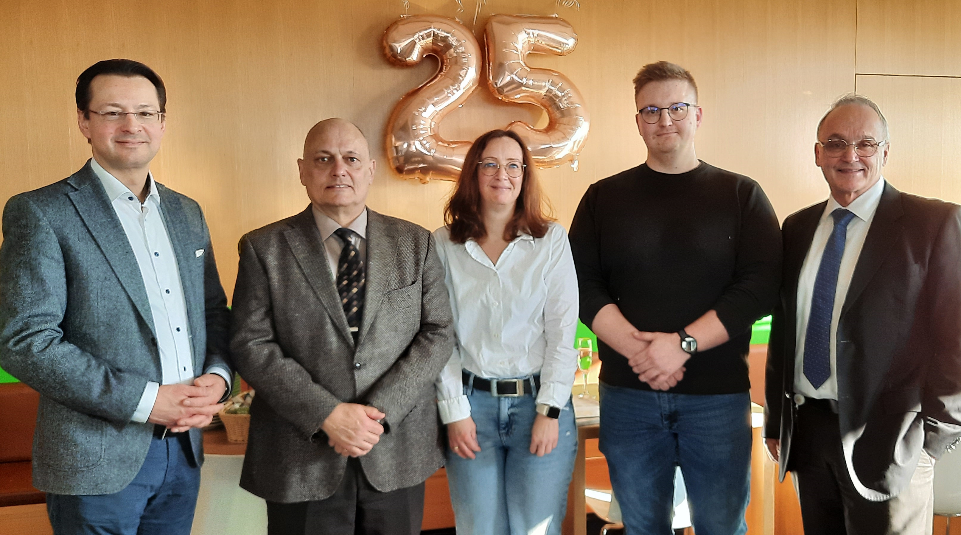 25-j-hriges-Firmenjubil-um-bei-der-BKK-ProVita