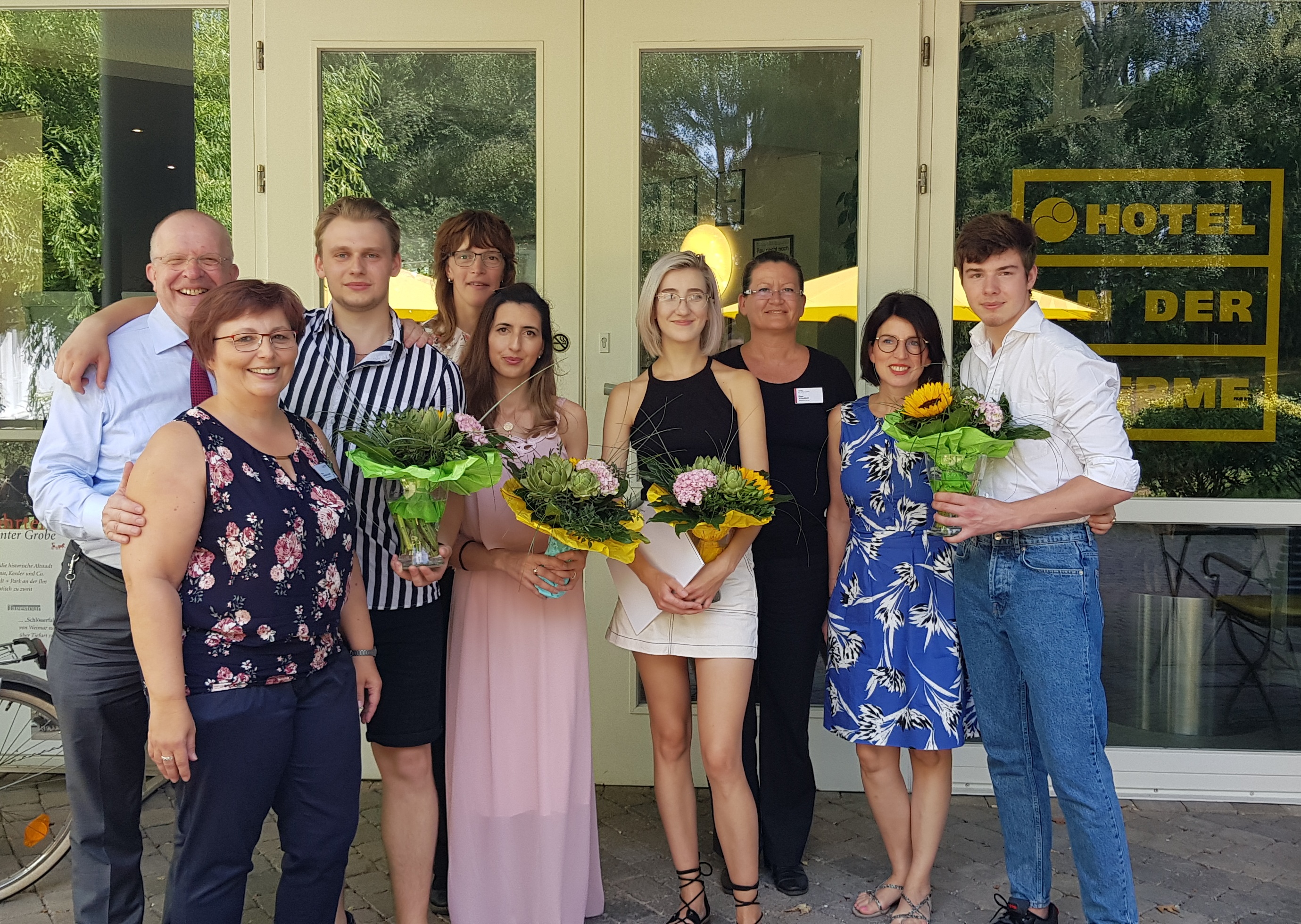 Neuer Lebensabschnitt Hotel An Der Therme Bad Sulza Verabschiedet Auszubildende Toskanaworld Gmbh Pressemitteilung Lifepr