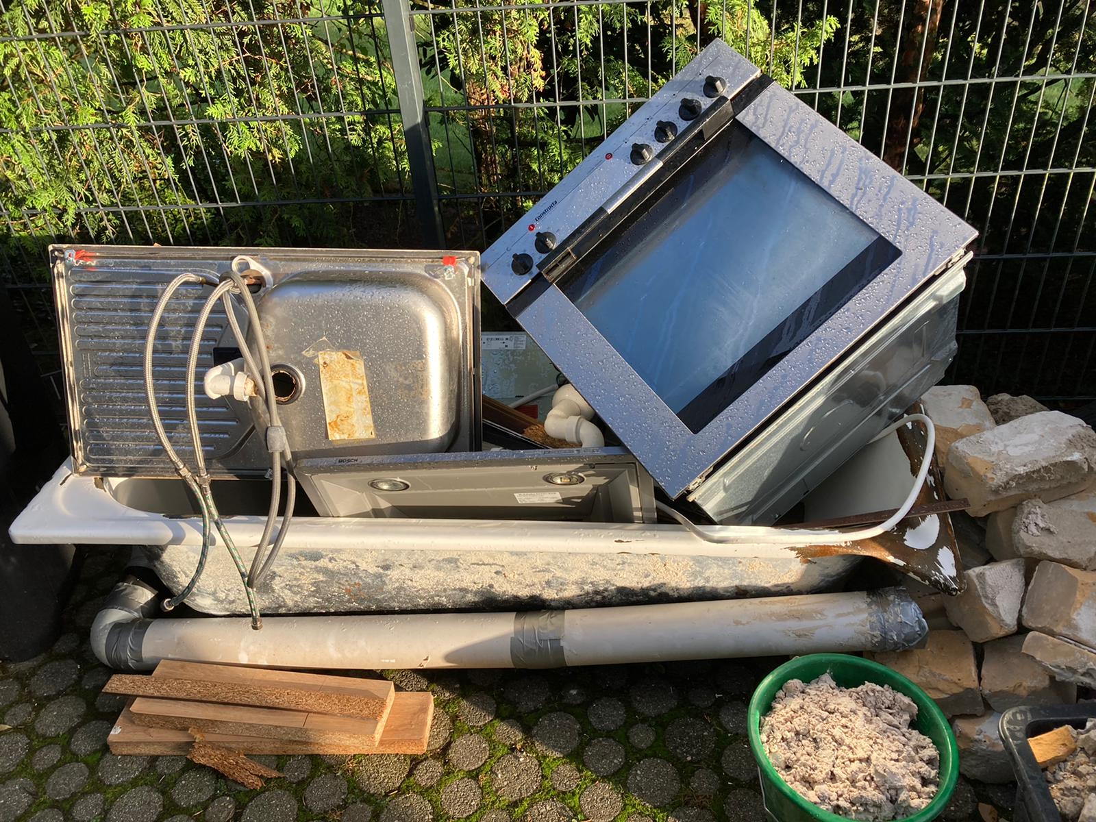 Schrotthandel Bäcker & Söhne Salzgitter Gbr Rezensionen Zugelassene Schrottsammler aus Köln bieten auch Autoverschrottung