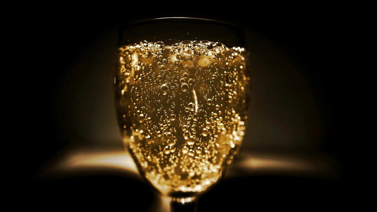Champagner-F-lscher-vor-Gericht