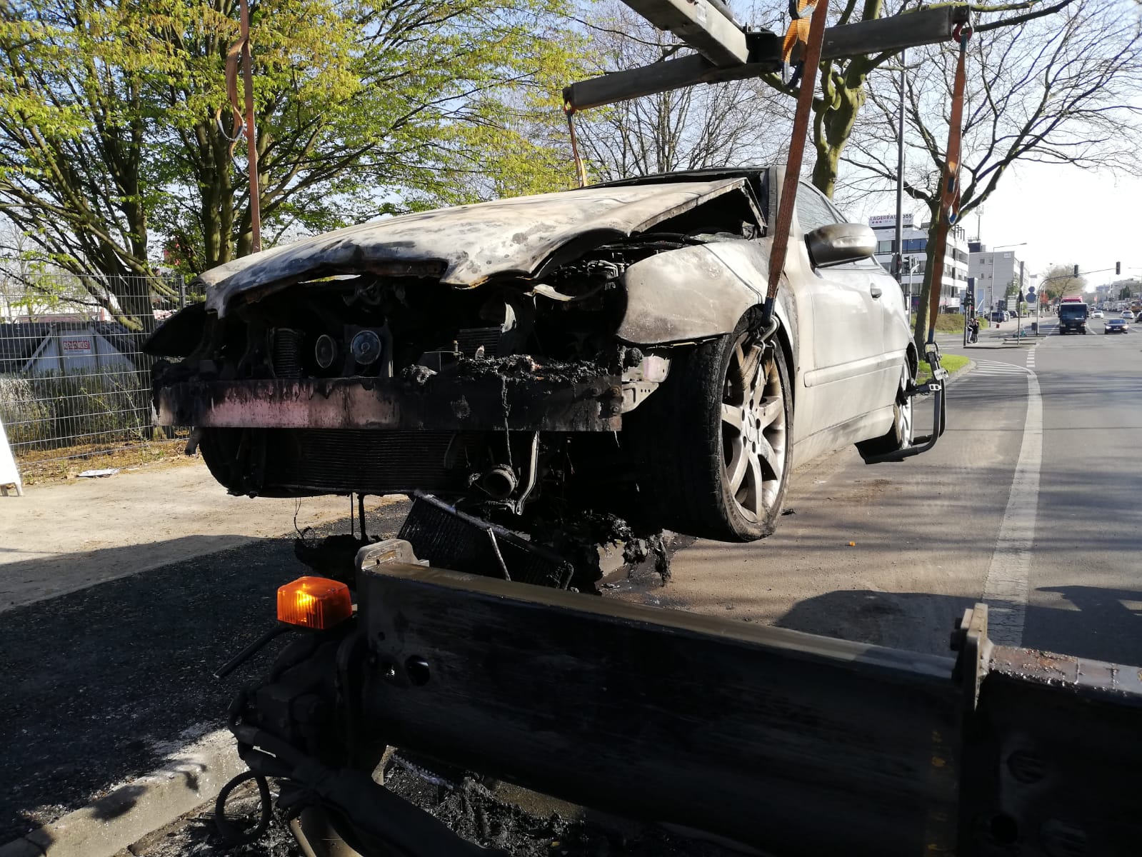 Autoverschrottung-in-Bonn-Ihr-Altfahrzeug-sicher-entsorgen