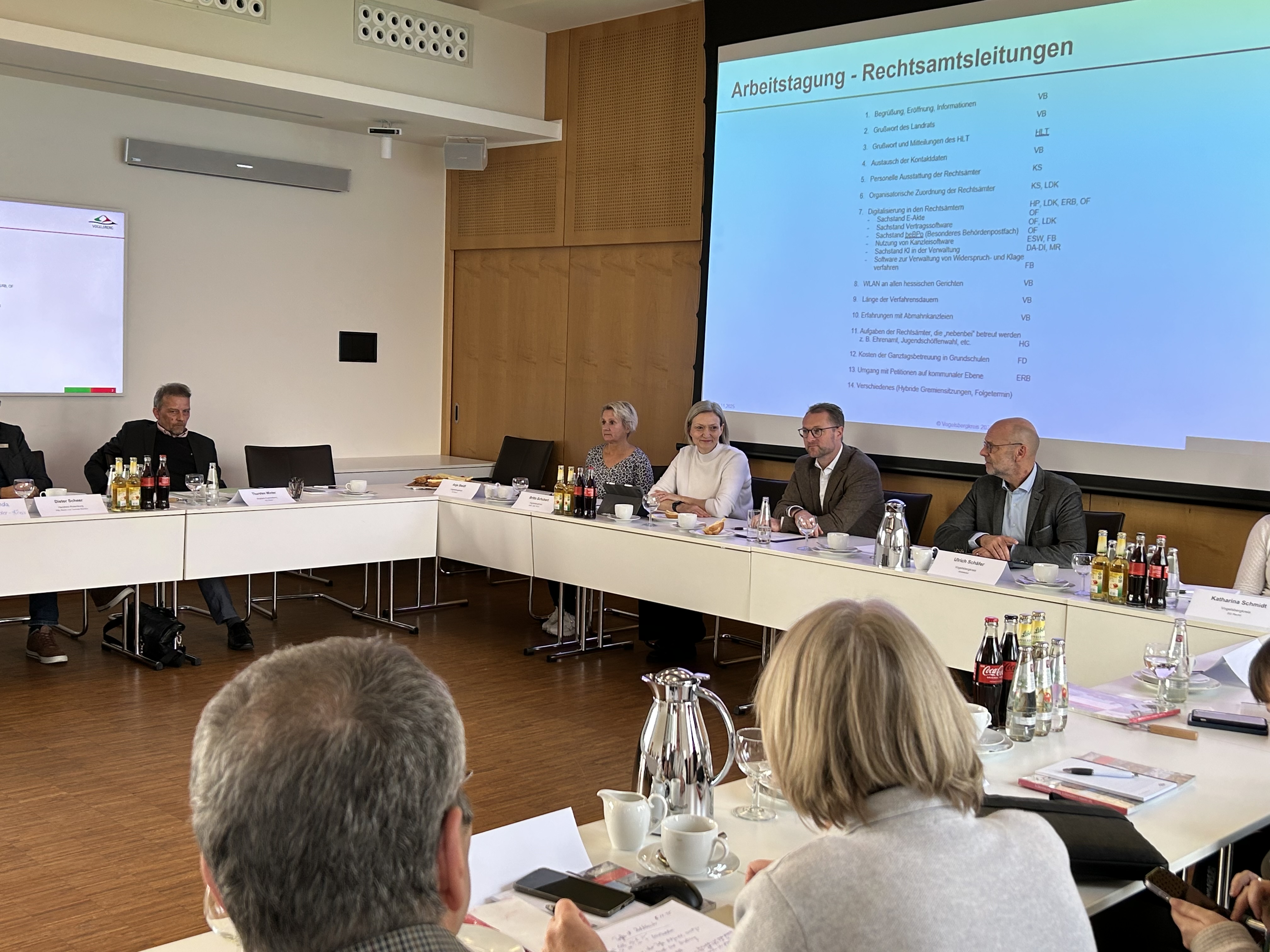 Rechtsamtsleitungen-treffen-sich-im-Vogelsbergkreis