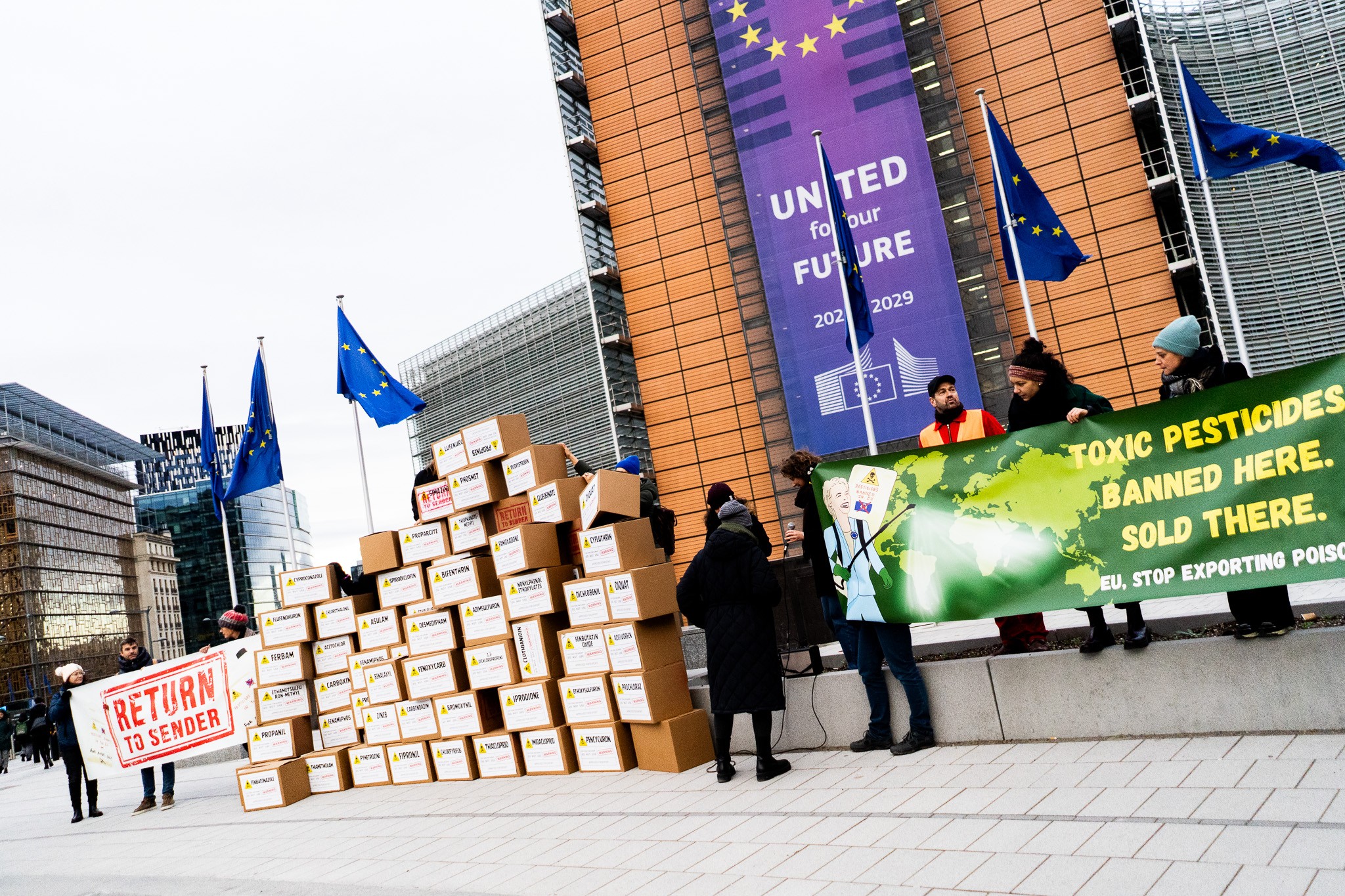 Zur-ck-an-den-Absender