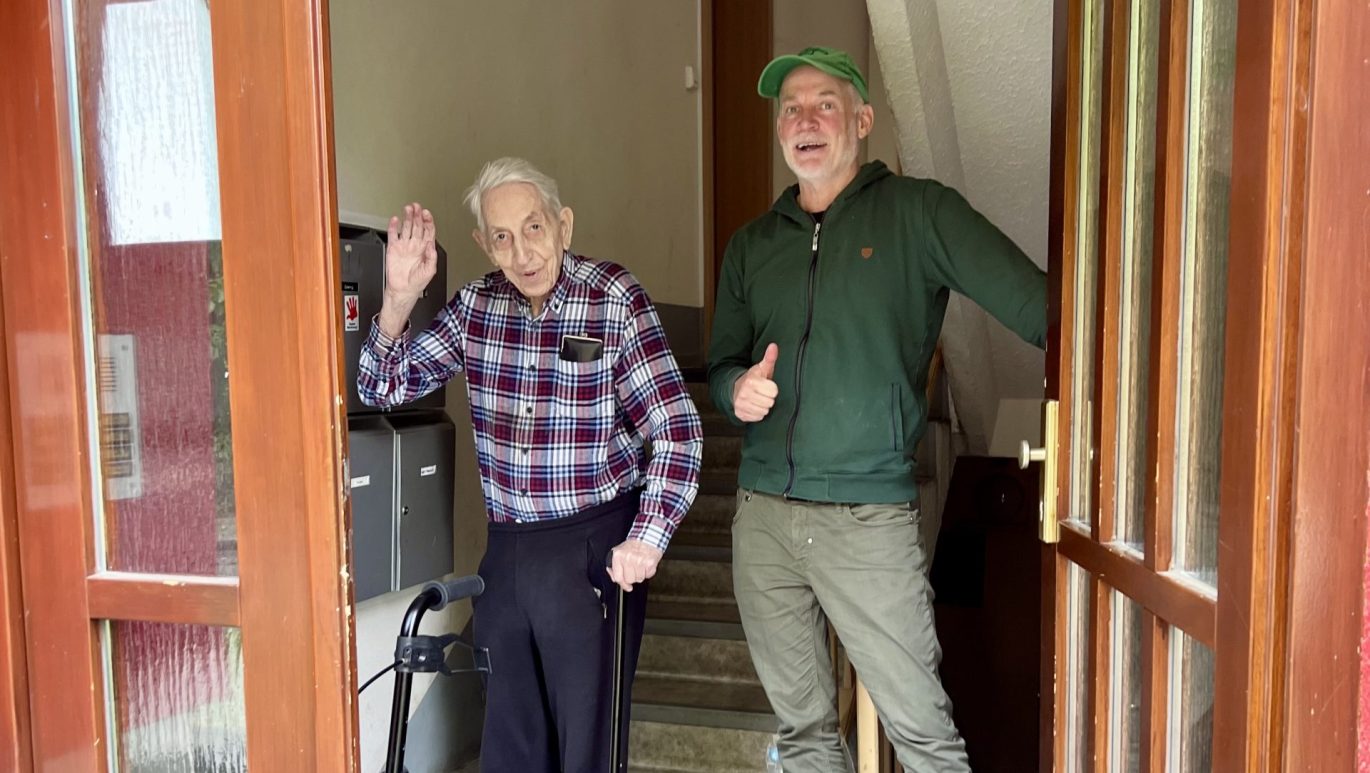 Neuanfang-im-Pflegewohnheim-wie-Ehrenamt-den-Abschied-erleichtert