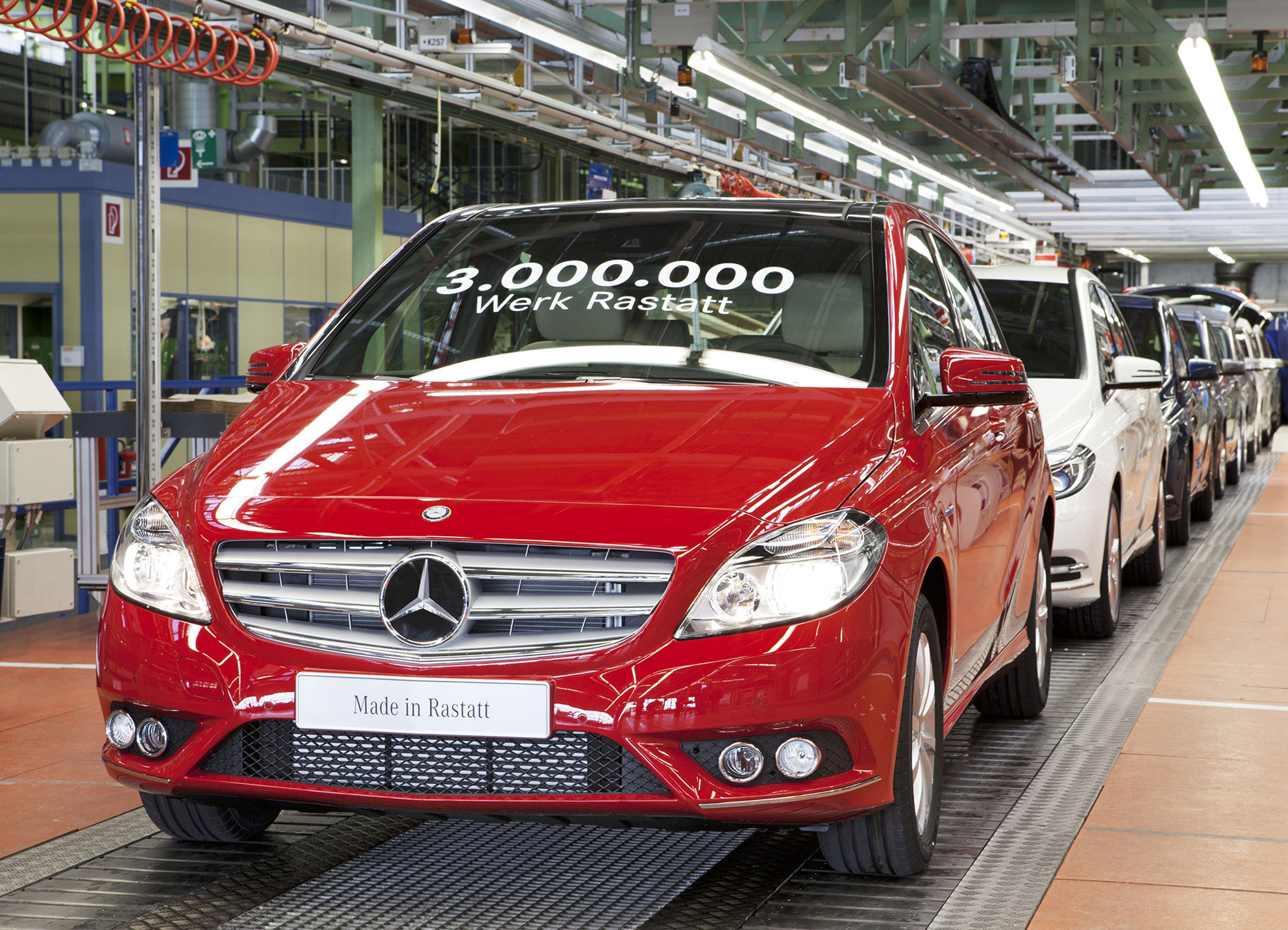 Mercedes Benz Werk Rastatt Fertigt 3 Millionstes Fahrzeug Daimler Ag Pressemitteilung Lifepr