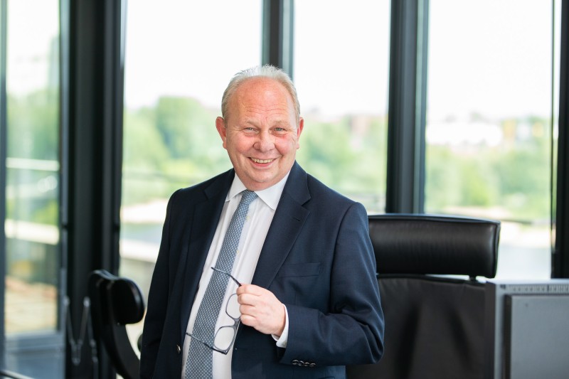 ÖPNV nutzen und in der Kfz-Versicherung sparen, DEVK Versicherungen ...