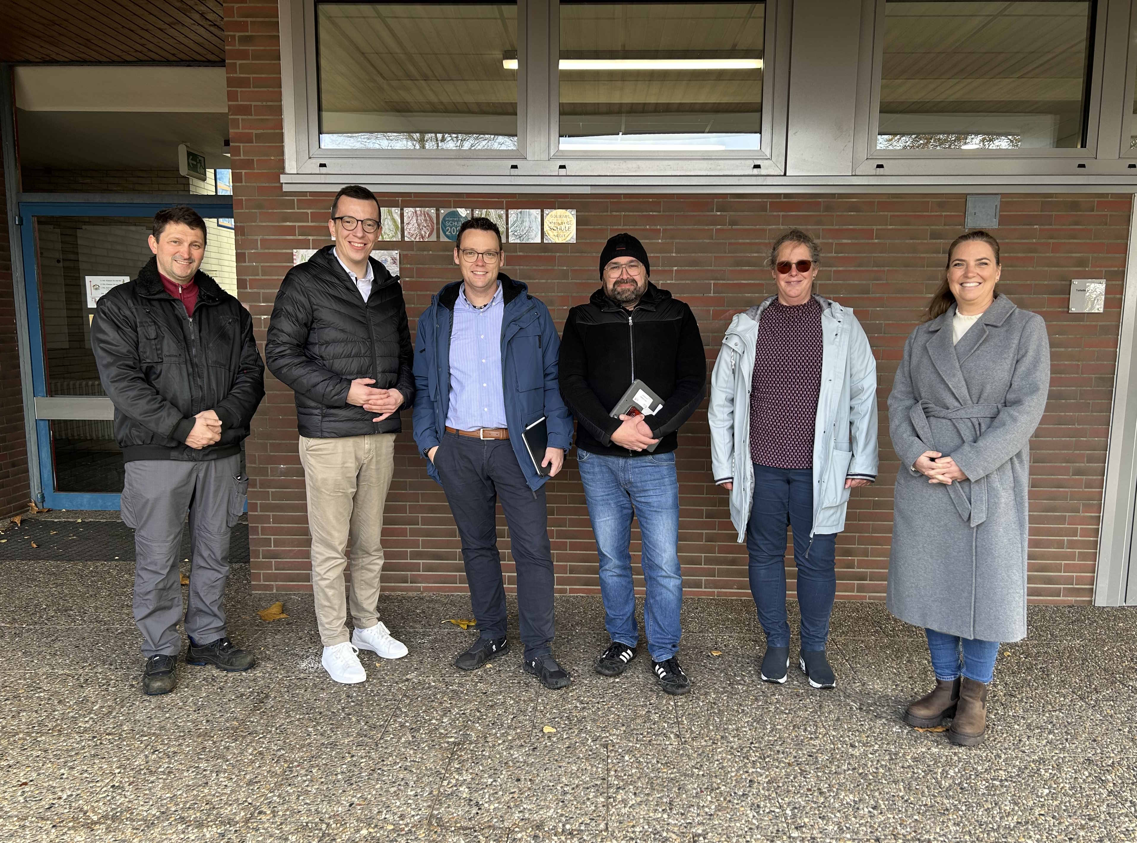 Schule-im-Fokus-Schuldezernent-Patrick-Krug-zu-Gast-in-Romrod