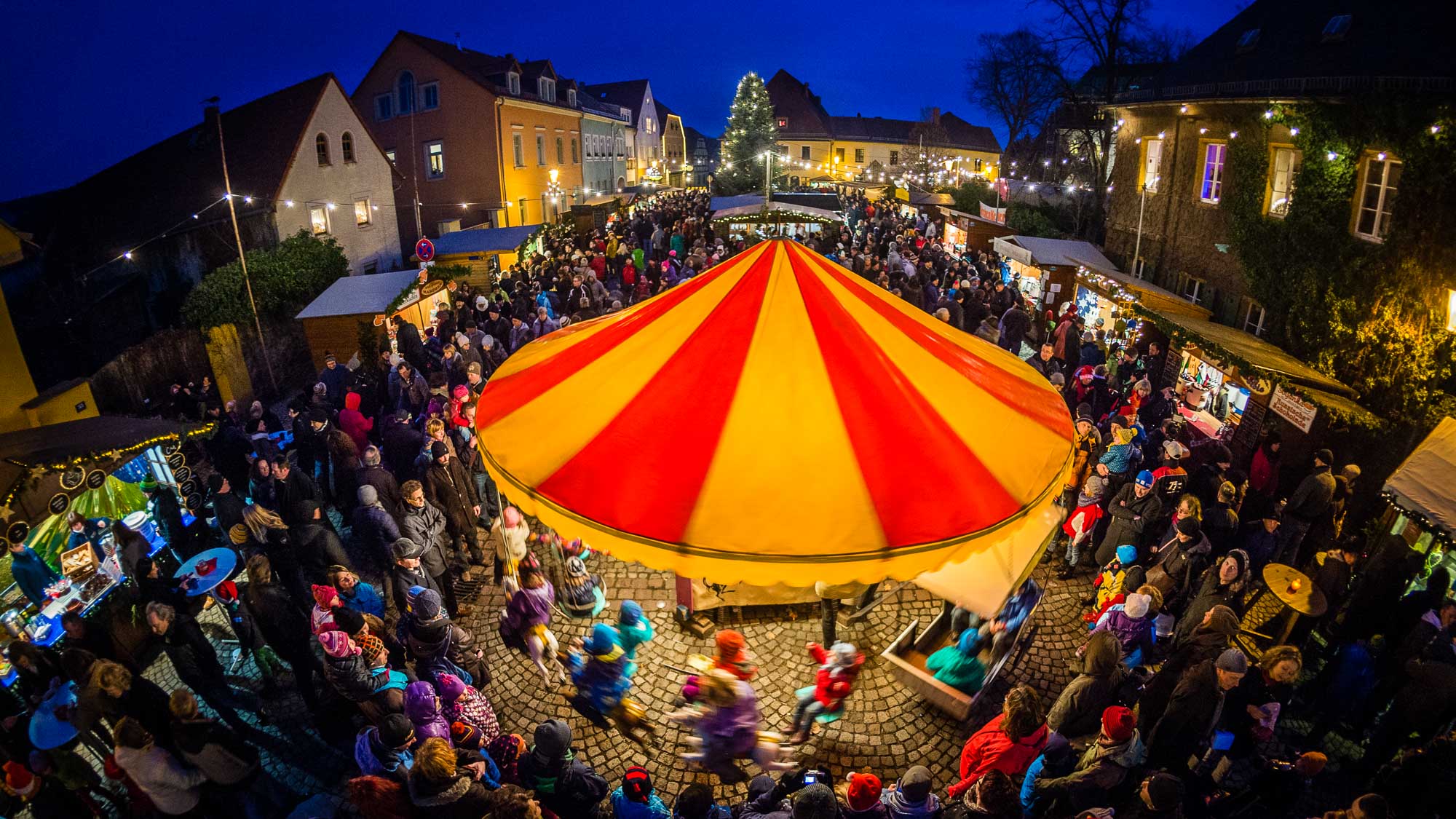 Lichterglanz & Budenzauber Weihnachtsmarkt in Radebeul