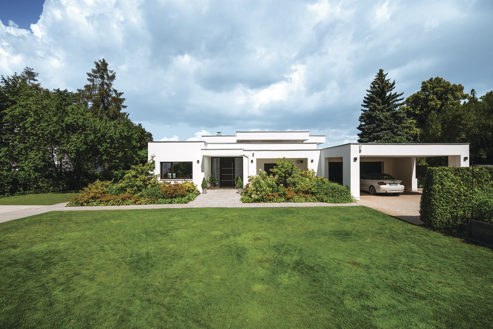 Moderner Bungalow mit viel Glas, WeberHaus GmbH & Co.KG