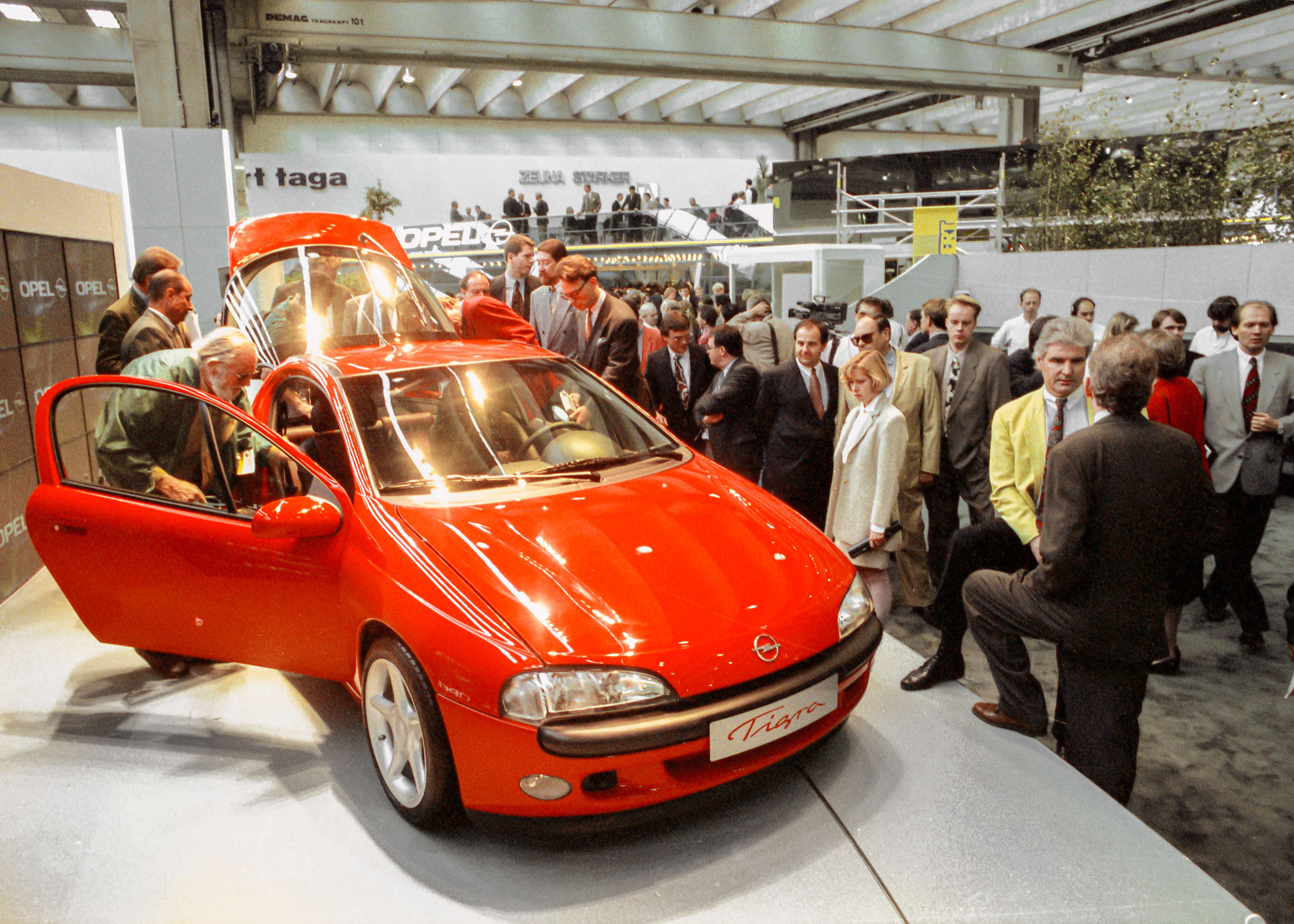 Always There Opel At The Iaa Motor Show Opel Automobile Gmbh Pressemitteilung Lifepr